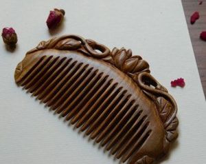 ASSISTANT Peigne à cheveux à manche en bois fait à la main pour salon de l'Inde Peigne en bois en gros pour usage commercial à vendre en vrac - Product Image 3