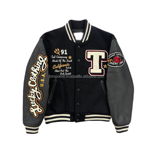 Veste universitaire de meilleure qualité pour hommes, fabricant de manches en cuir blanc, patchs en chenille, veste universitaire avec logo brodé - Product Image 3