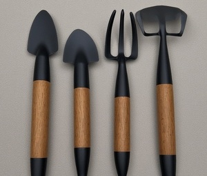 Bêche de jardin décorative en fer polie à la main en finition antique, artisanale, parfaite pour les tâches de jardinage saisonnières - Product Image 2