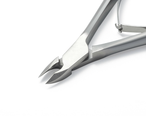 Vente en gros de pinces à ongles à lame tranchante russe Finition au sable Joint de tour en acier inoxydable Outils de soin de manucure et de pédicure personnalisés - Product Image 6