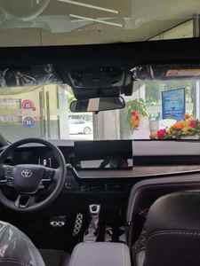 SE 2024 Autos Usados a Gasolina 2025, Sedán 2.5 70 75 80 en Venta - Product Image 3