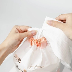 Serviette de visage en tissu non tissé gaufré jetable Serviette nettoyante féminine douce Patients Options parfumées non parfumées Enlever le maquillage - Product Image 4