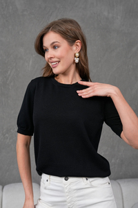 เสื้อถักคอกลมแขนสั้นสำหรับผู้หญิง สวมใส่สบาย ดีไซน์ทันสมัย ระบายอากาศได้ดี แต่งกระดุม คุณภาพสูง - Product Image 2