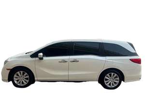 Monospace familial 8 places d'occasion 2022 |   Boîte de vitesses automatique 4x4, V6 6 cylindres, 100 CV, classe 147 000 km - Product Image 3