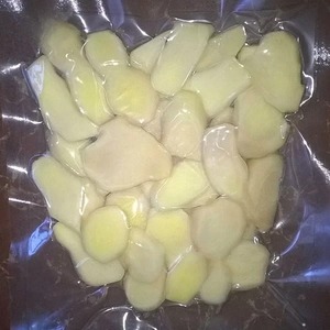 Gingembre surgelé de qualité supérieure, tranches et râpé, saveur intense, longue durée de conservation, qualité d'exportation - Caryln - Product Image 1