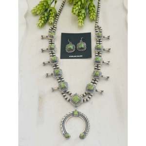 Collier et pendentif Squash Blossom en or Sonoran, turquoise et argent sterling de Thomas Francisco – Bijoux culturels de collection - Product Image 2