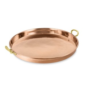 Plateau de service rond élégant en cuivre martelé, plat en métal décoratif avec bord ondulé irrégulier pour la salle à manger et les fêtes à la maison - Product Image 3