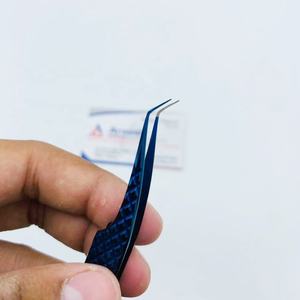 Pince à épiler d'extension de cils en acier durable professionnel de haute qualité poignée en diamant de couleur rose pointes pointues inclinées incurvées - Product Image 1