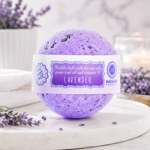 Bomba de Baño Relajante de Lavanda para Aromaterapia y Bienestar, Efervescente Artesanal con Sal Marina y Vitamina E para Piel Suave, Premium, Hecho en la UE - Product Image 1