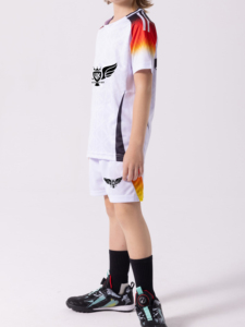 ชุดเสื้อเจอร์ซีย์ฟุตบอลของเด็กชายกางเกงขาสั้นลายทางทำจากโพลีเอสเตอร์ระบายอากาศได้ดี - Product Image 4