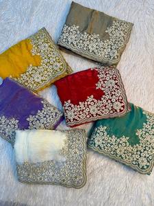 Sari en satin lavande de créateur traditionnel avec chemisier brodé, bordure ornée, coupe ajustée, longueur genou, idéal pour les mariages et les occasions spéciales - Product Image 6