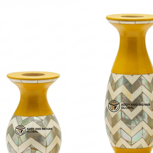 ผู้จัดจำหน่ายชาวอินเดียเสนอเชิงเทียนทรงตรงแบบเรียวประดับเปลือกหอย/มุกหรูหราสำหรับเทศกาลคริสต์มาส - ลายเรขาคณิตเชฟรอนสีเหลืองและสีขาว - Product Image 4