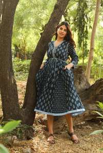 Vestido Midi Bohemio Nuevo, Estampado a Mano, Algodón Puro, Floral, Azul Marino, Blanco, Ropa Casual - Product Image 5