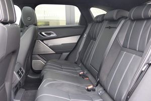 Range Rover Velar 2022 Super Propre, SUV Turbo Automatique en Cuir Noir, Essence, R20, Conduite à Droite (RHD) avec Caméra 360°, Disponible à la Vente - Product Image 4