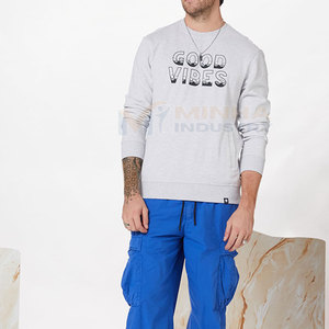Sweat-shirt pour homme tendance, streetwear moderne, pull à finition lisse, adapté au style urbain, à porter au quotidien - Product Image 4