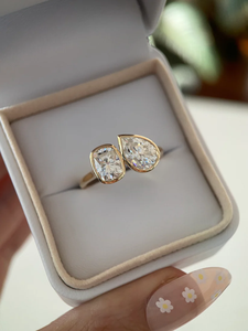 Bangin Bezel Folie deux 4 Carat E VVS2 Toi et Moi Bague taille émeraude et poire Bague de fiançailles en diamant Bague solitaire à deux pierres - Product Image 6