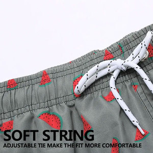 กางเกงขาสั้นผู้ชายลำลองเอวกลางผ้าโพลีเอสเตอร์ 100% ระบายอากาศได้ดี มีเชือกผูกเอว มีกระเป๋า ลายพิมพ์ชายหาด สำหรับฤดูร้อน ขายส่ง - Product Image 4