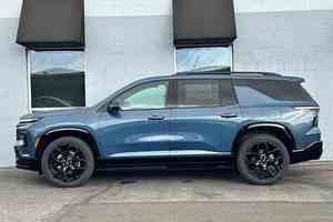 Chevrolet Traverse RS AWD 2023 propre, conduite à gauche, sièges en cuir, caméra de recul - Product Image 2