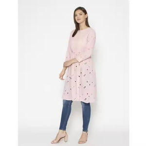 Proveedor indio Cómodo ajuste O Escote Vestido Rosa Vestido casual para mujeres y niñas a un precio razonable India - Product Image 2
