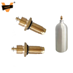 <span class=keywords><strong>Valve</strong></span> en laiton <span class=keywords><strong>de</strong></span> valves jetables portatives <span class=keywords><strong>de</strong></span> bouteille <span class=keywords><strong>de</strong></span> <span class=keywords><strong>gaz</strong></span> <span class=keywords><strong>de</strong></span> prix usine pour la crème fouettée <span class=keywords><strong>de</strong></span> <span class=keywords><strong>valve</strong></span> <span class=keywords><strong>de</strong></span> la cuisine 0.95l à la maison - Product Image 3