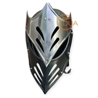 Casque fermé de chevalier médiéval de style moderne, armure de guerrier en argent poli avec impression de découpe pour l'artisanat du métal des batailles