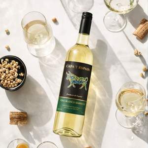 Capa y Espada - Vino Blanco Semidulce Airen Macabeo 11% ABV Vino Blanco Español 750ml - Product Image 3