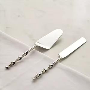 Ensemble de couteau et de serveur à gâteau en acier inoxydable avec manche à motif de feuille pour les réunions de famille, service de desserts - Product Image 4