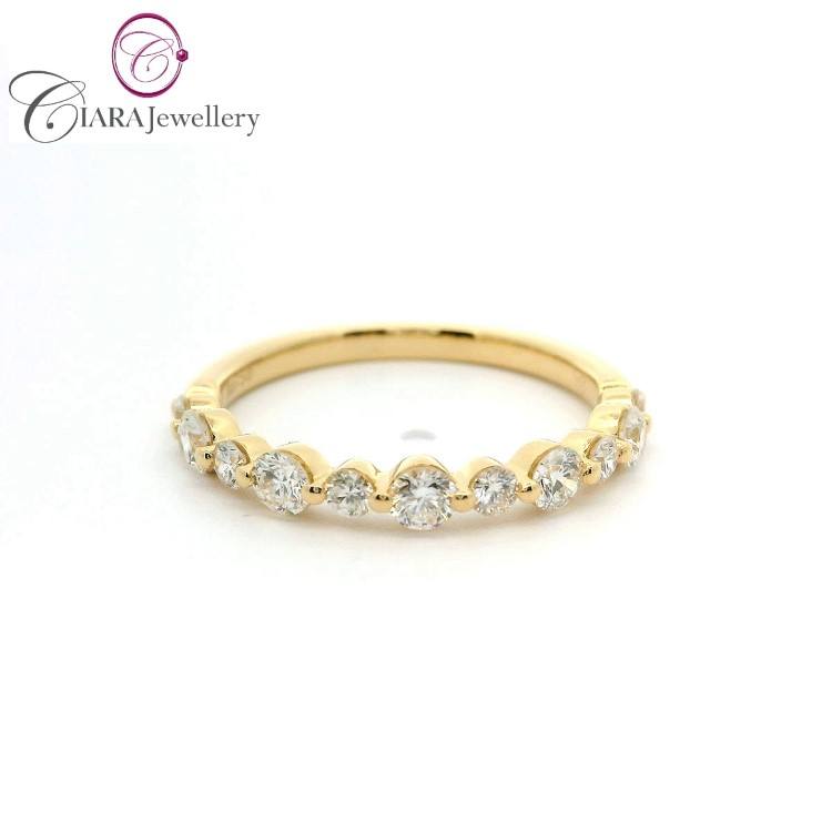 สีเหลืองทอง