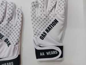 2025 Gants de football américain Couleur blanche avec récepteurs à poignée collante Sublimation complète Bon ajustement pour toutes les tailles et couleurs - Product Image 5