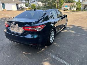 Camry berline d'occasion en excellent état, modèle 2020, transmission automatique, 2.5L, traction avant - Product Image 6