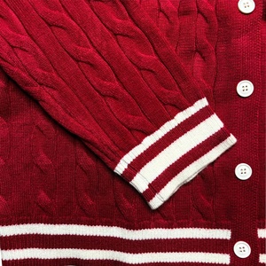 Cardigan tricoté unisexe de haute qualité en acrylique à col en V et manches longues, couleur rouge personnalisée, avec applique brodée, de la Fraternité Delta Sigma - Product Image 2