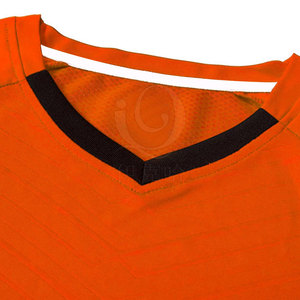 Uniforme de Fútbol Ligero y Transpirable con Mangas Cortas, 100% Poliéster, Alta Calidad, Ideal para Entrenamiento Deportivo - Product Image 2
