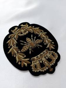 Venta al por mayor logotipo personalizado bordado a mano lingotes parche de seda moda Top tela insignias hechas a mano con tela de sarga embalaje personalizado - Product Image 2