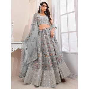 Lehenga Choli de réception en soie grise attrayante avec broderie florale, robes de bal élégantes - Product Image 4