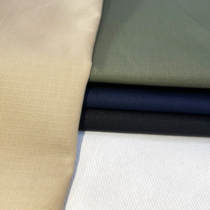 Tissu à carreaux 65% polyester, 32% coton, 3% élasthanne - Tissu à carreaux hydrofuge et résistant aux déchirures - Product Image 1