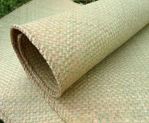 Matelas en raphia naturel et jonc de mer, tailles personnalisées, tissé à la main, qualité supérieure pour la décoration intérieure, fabriqué en usine au Vietnam - Product Image 1