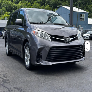 Compre Toyota Siennaaa Fresco y limpio En stock Excelente estado Volante a la derecha Volante a la izquierda Sin historial de accidentes disponible - Product Image 1