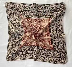 Bandana en coton élégant à imprimé en blocs colorés fait à la main - Product Image 1