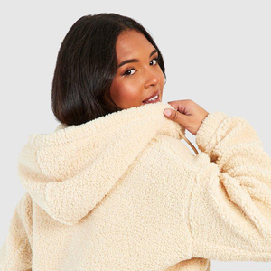 Veste polaire Teddy à la mode pour femmes nouvelle saison doublée fermeture éclair sweat à capuche surdimensionné chaud tissu tricoté sweat à capuche élégant Haus Industries - Product Image 5