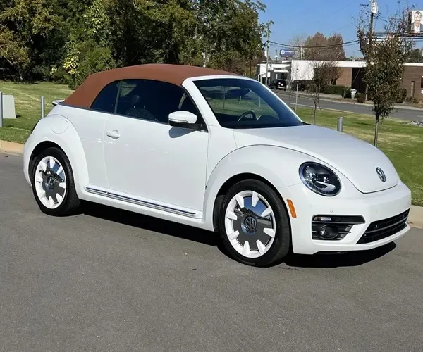 Diskon Penjualan 6 kecepatan otomatis 2019 Sel Fwd Volkswagen Beetle Convertible edisi akhir I-4 2.0 L