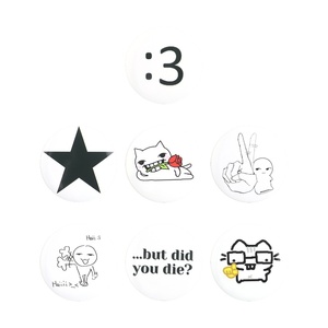 Broche en fer blanc souple à motif de chat émoticône mignon avec rose et geste, style Meme à expression amusante, bijou cadeau - Product Image 3