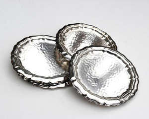 Sous-verres à thé en acier inoxydable gaufré plaqué couleur argent Design de haute qualité Parfait pour le café et le thé au bureau à domicile - Product Image 3