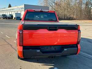 GRAN OFERTA: Camioneta Toyota Tundra TRD Pro Doble Cabina Usada con Transmisión Automática - Product Image 5