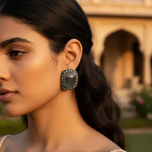 Bague géométrique simple en saphir et diamant en argent oxydé pour femmes, incrustation d'onyx plaqué rhodium - Product Image 1