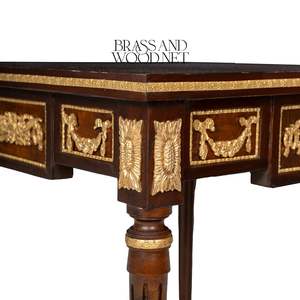 โต๊ะข้างทรงสี่เหลี่ยมหรูหรา ประดับลายดอกไม้แบบมาร์เก็ตรี และตกแต่งด้วยทองเหลืองสีทองอร่าม สำหรับตกแต่งห้องสไตล์คลาสสิก - Product Image 4