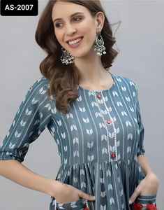 Colecciones Kurtis de estilo moderno indio para uso informal y diario Impresión digital Kurtis de algodón del sur de talla grande con patrón de lujo - Product Image 6