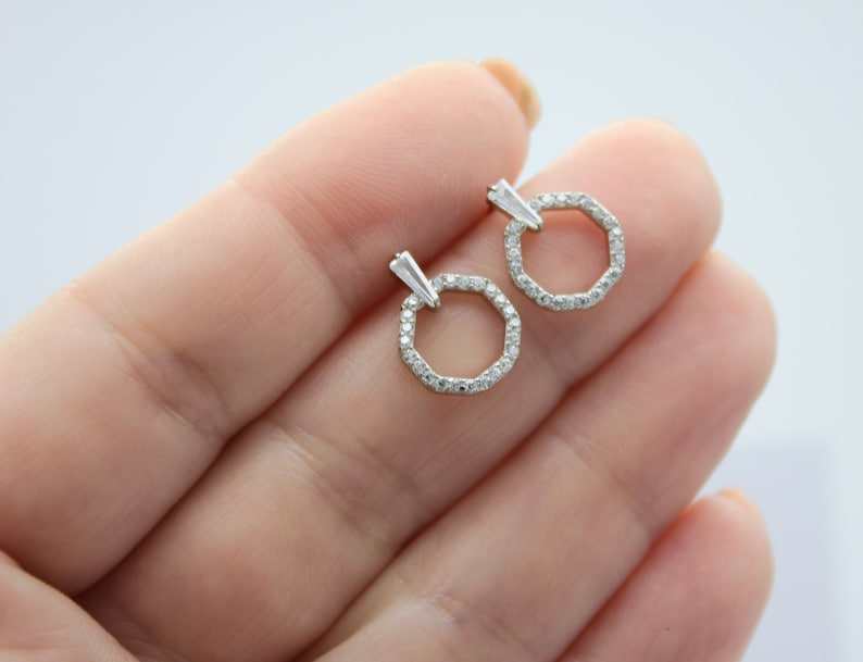 ตามภาพที่แสดง