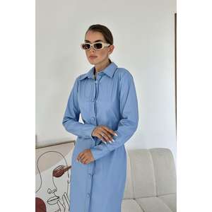 Robe fourreau bleue en cuir, longue, boutonnée, silhouette confortable, vente en gros - Product Image 4