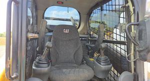 Cargadora Compacta CATERPILLAR 299D2 con Cabina EROPS, Calefacción y Aire Acondicionado, Pantalla Avanzada con Cámara, Sistema Hidráulico Auxiliar de Alto Flujo - Product Image 5