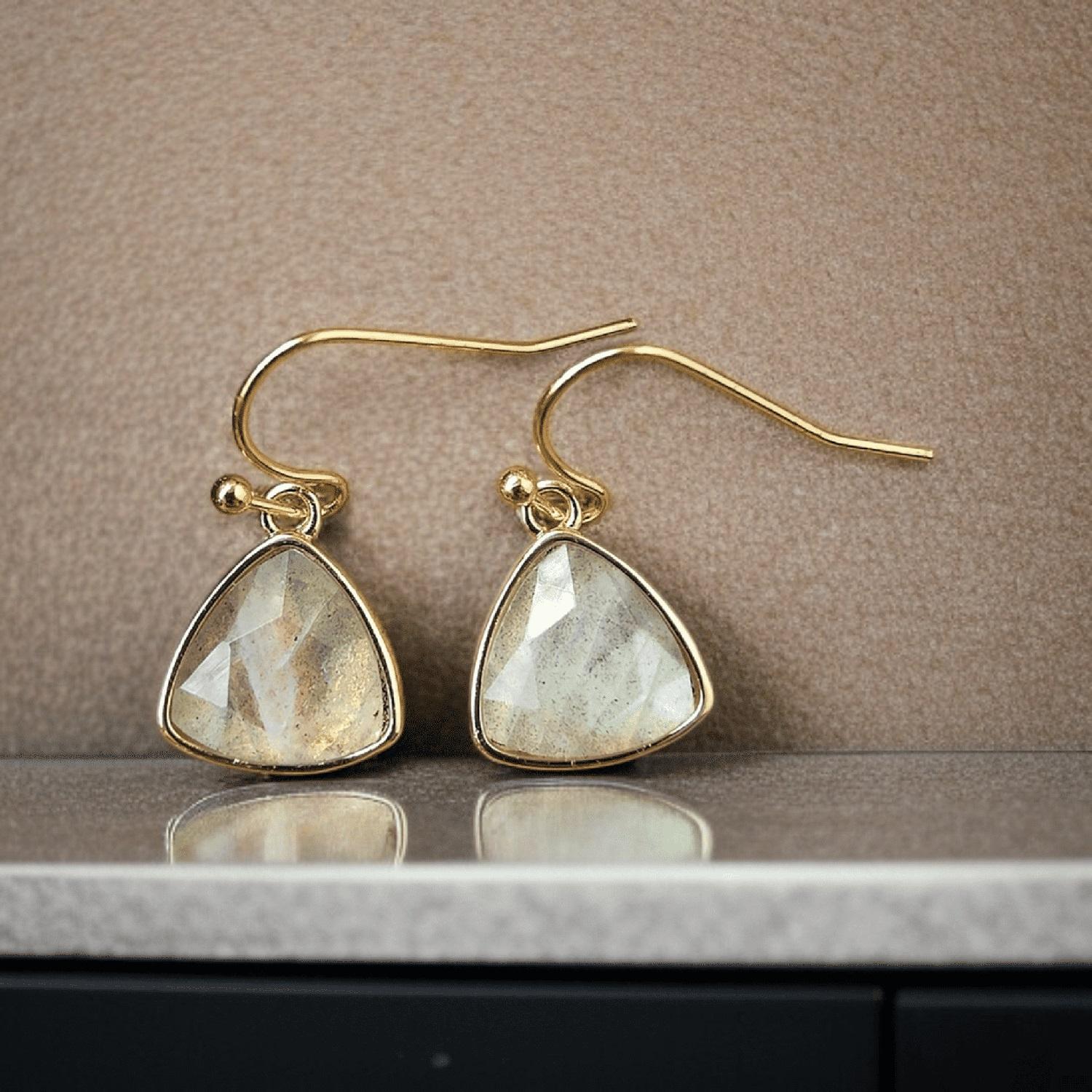 ลาบราดอไลท์